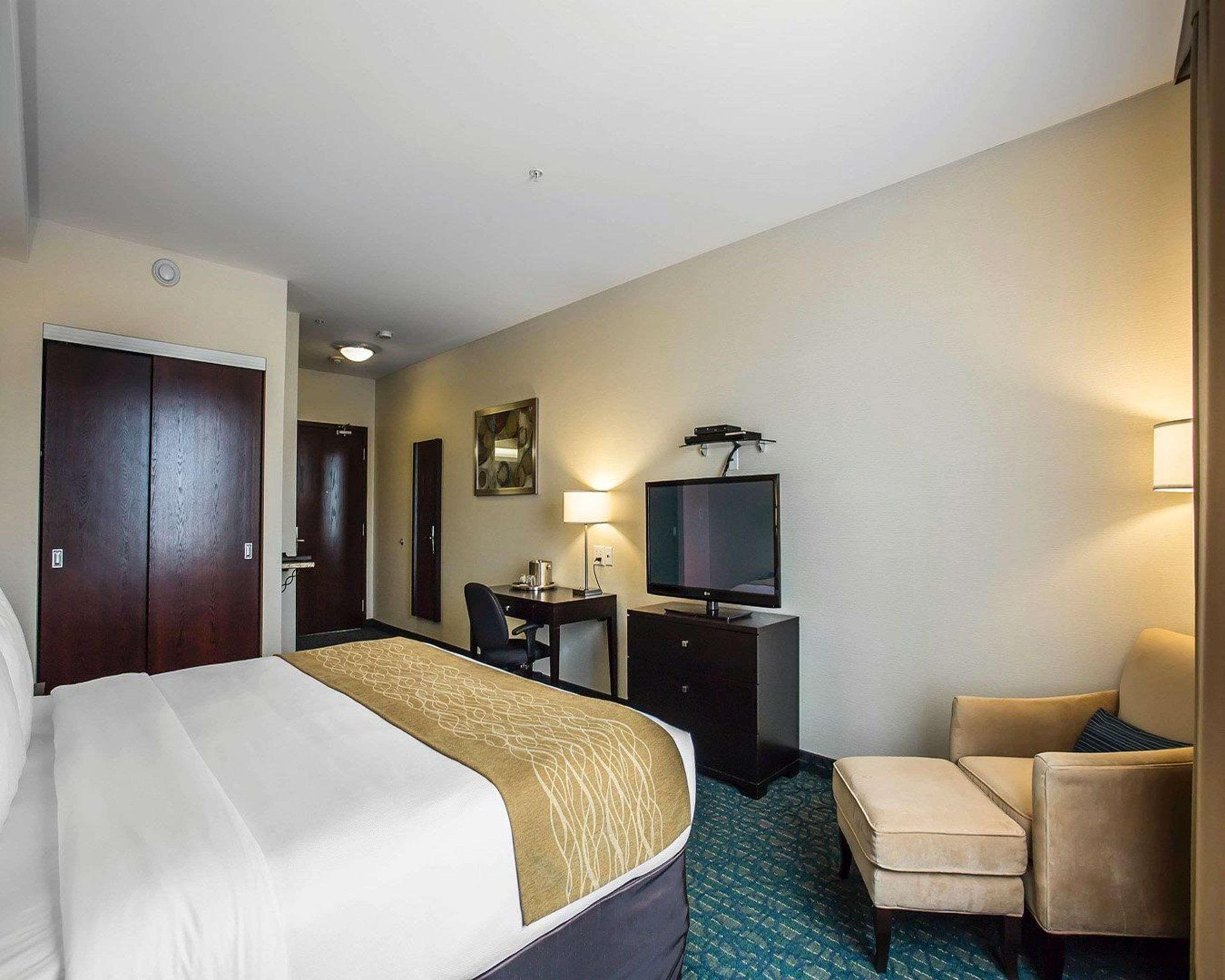 Comfort Hotel Bayer'S Lake Timberlea Экстерьер фото