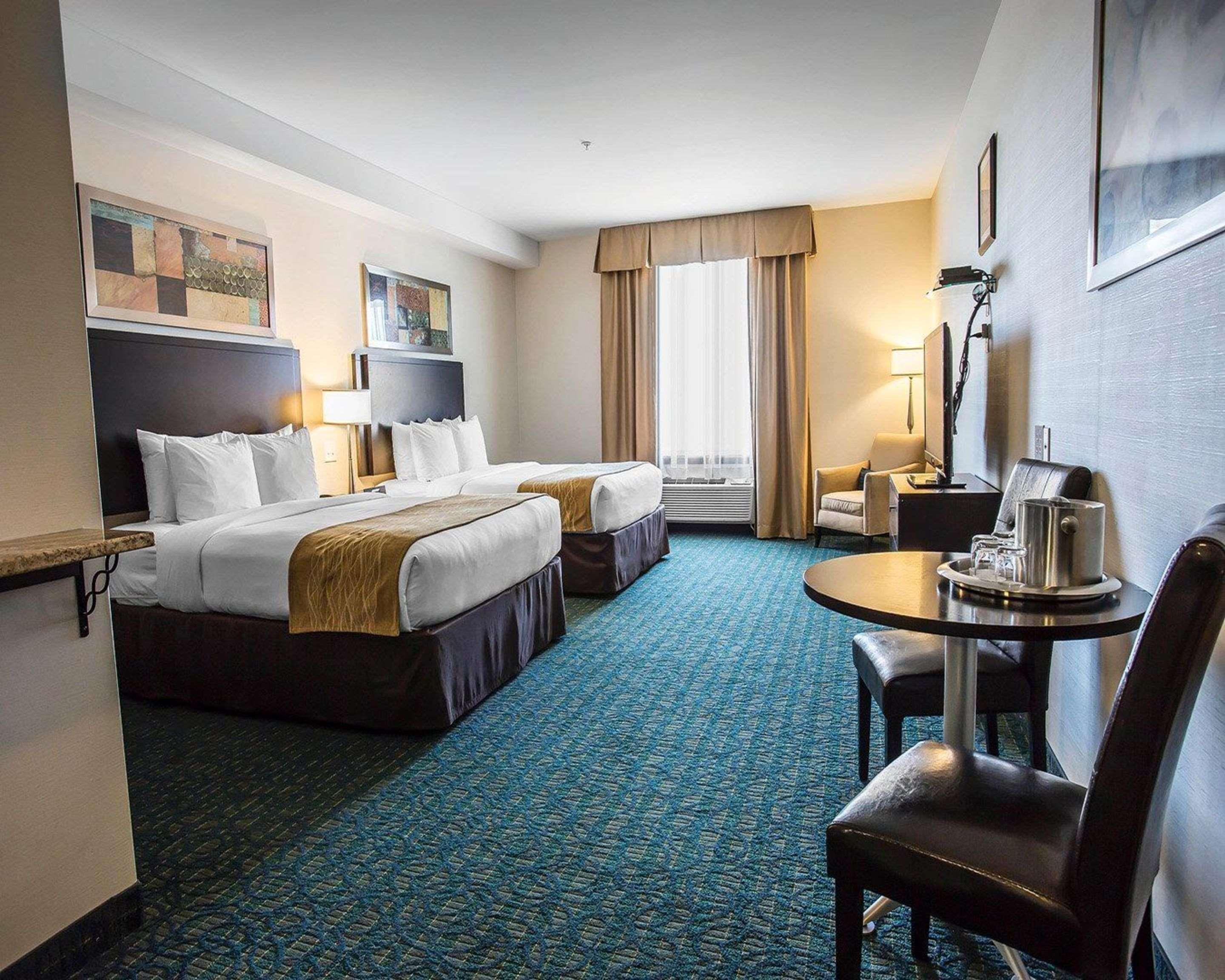 Comfort Hotel Bayer'S Lake Timberlea Экстерьер фото