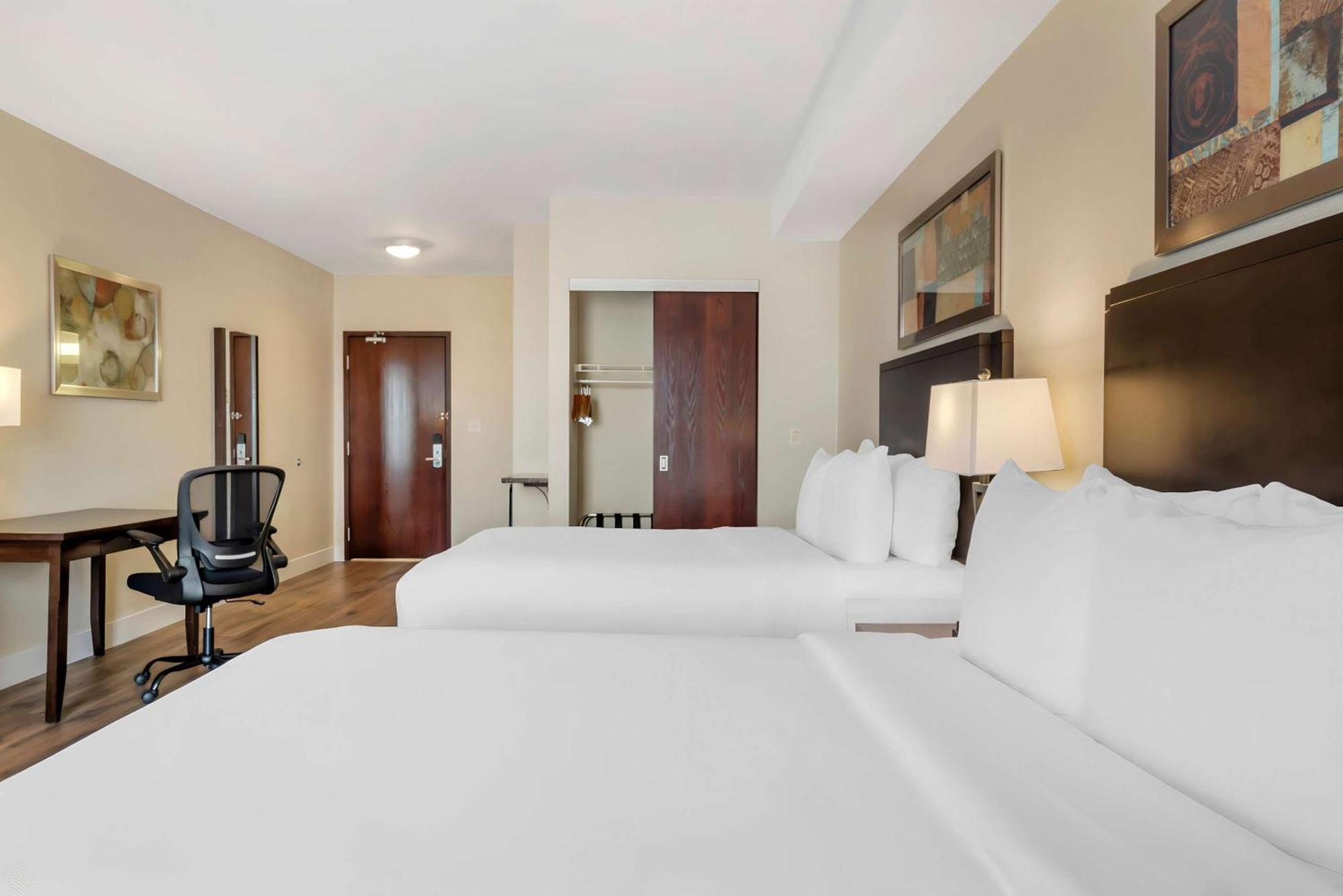 Comfort Hotel Bayer'S Lake Timberlea Экстерьер фото