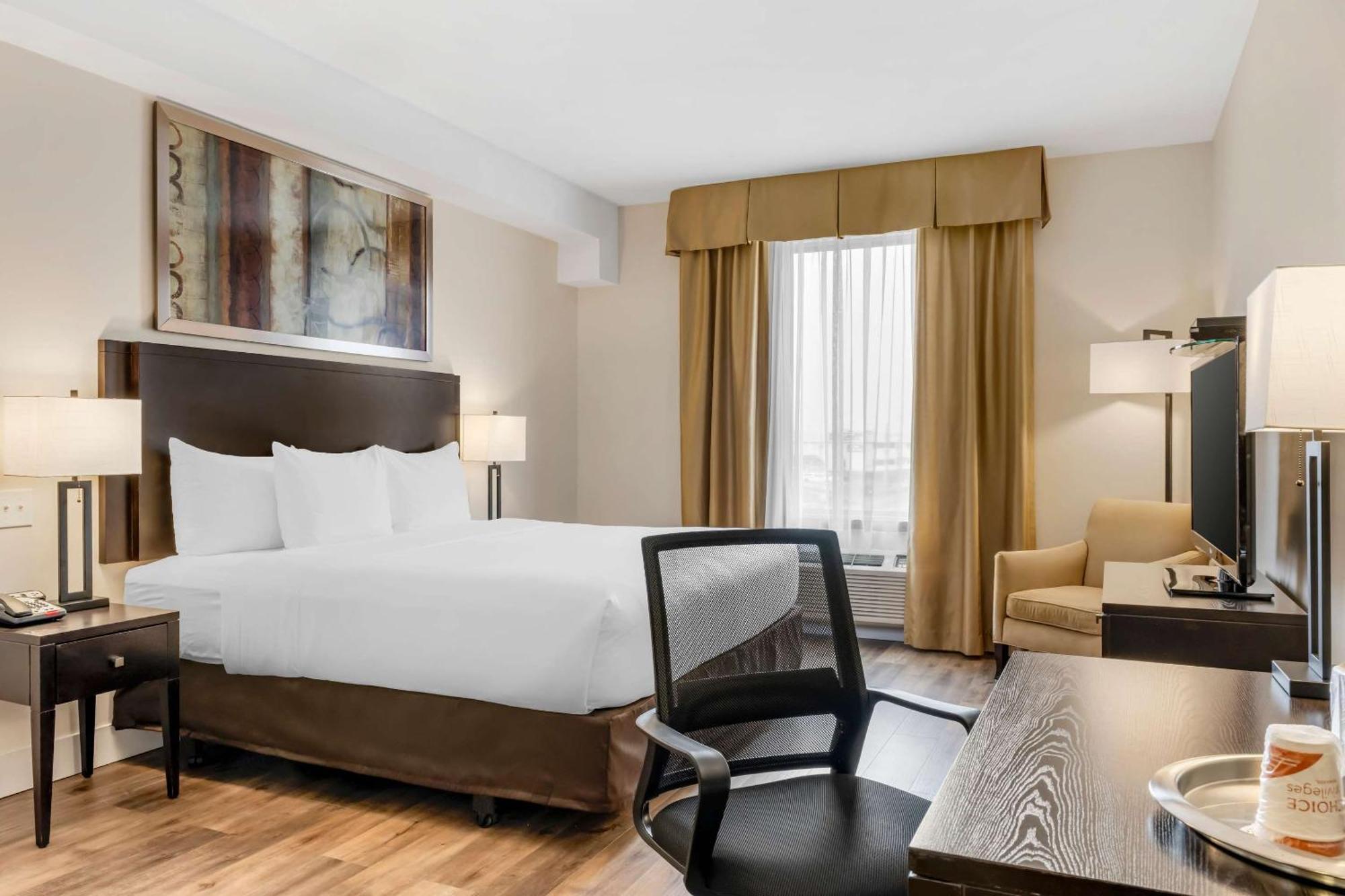 Comfort Hotel Bayer'S Lake Timberlea Экстерьер фото