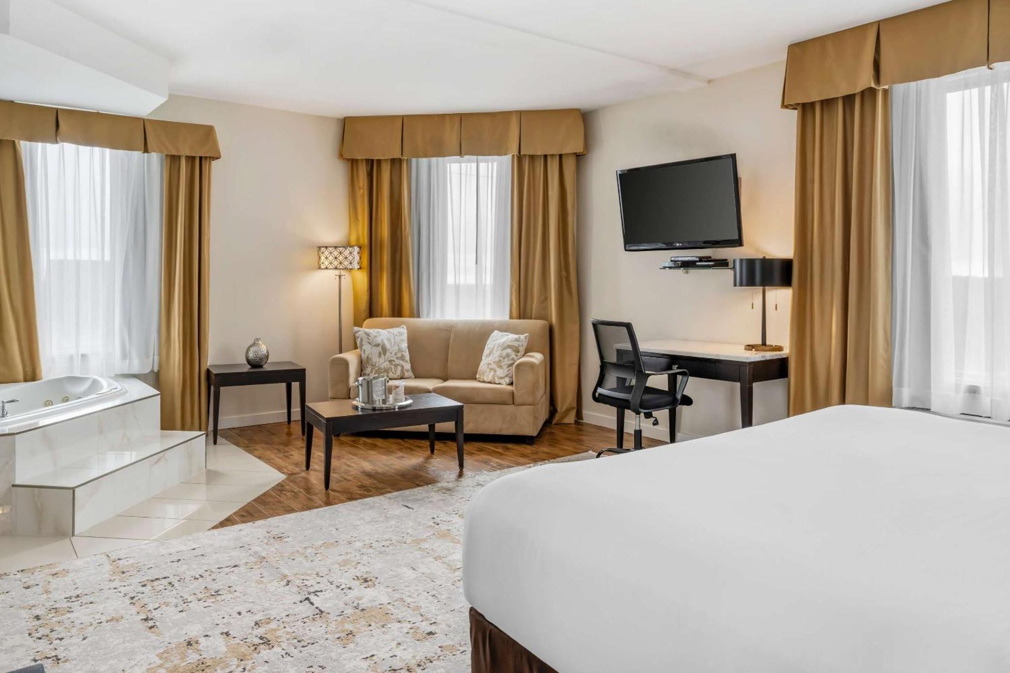 Comfort Hotel Bayer'S Lake Timberlea Экстерьер фото