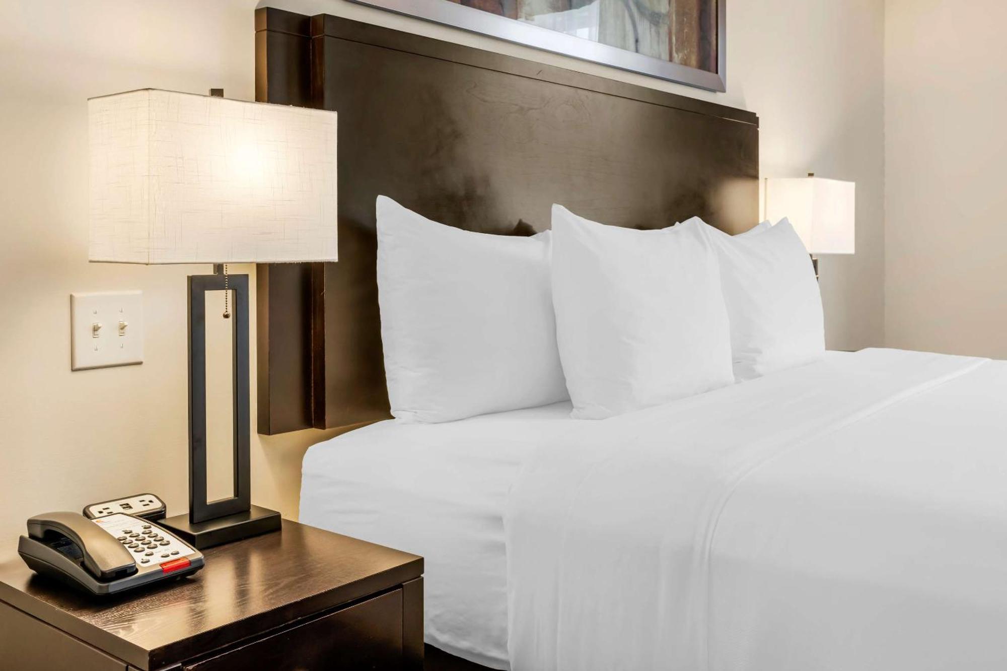 Comfort Hotel Bayer'S Lake Timberlea Экстерьер фото