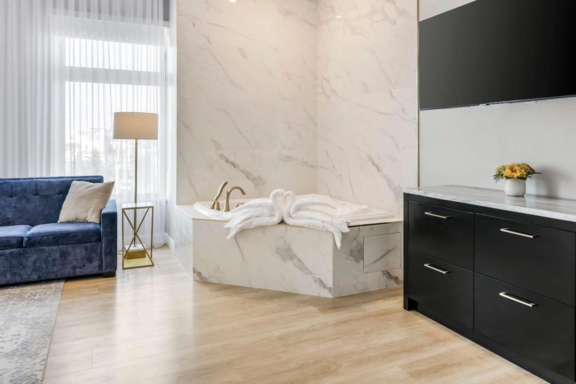 Comfort Hotel Bayer'S Lake Timberlea Экстерьер фото