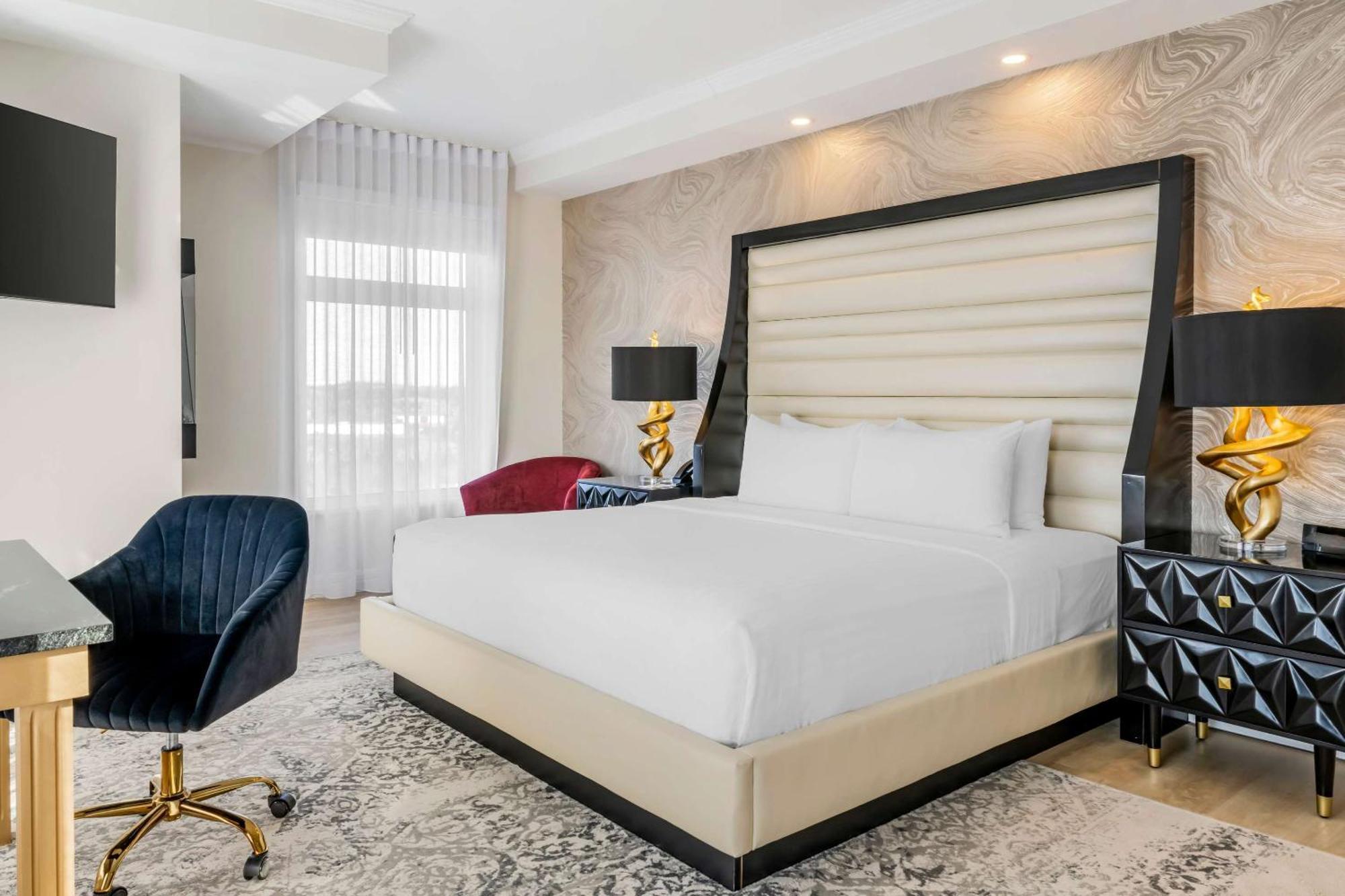 Comfort Hotel Bayer'S Lake Timberlea Экстерьер фото