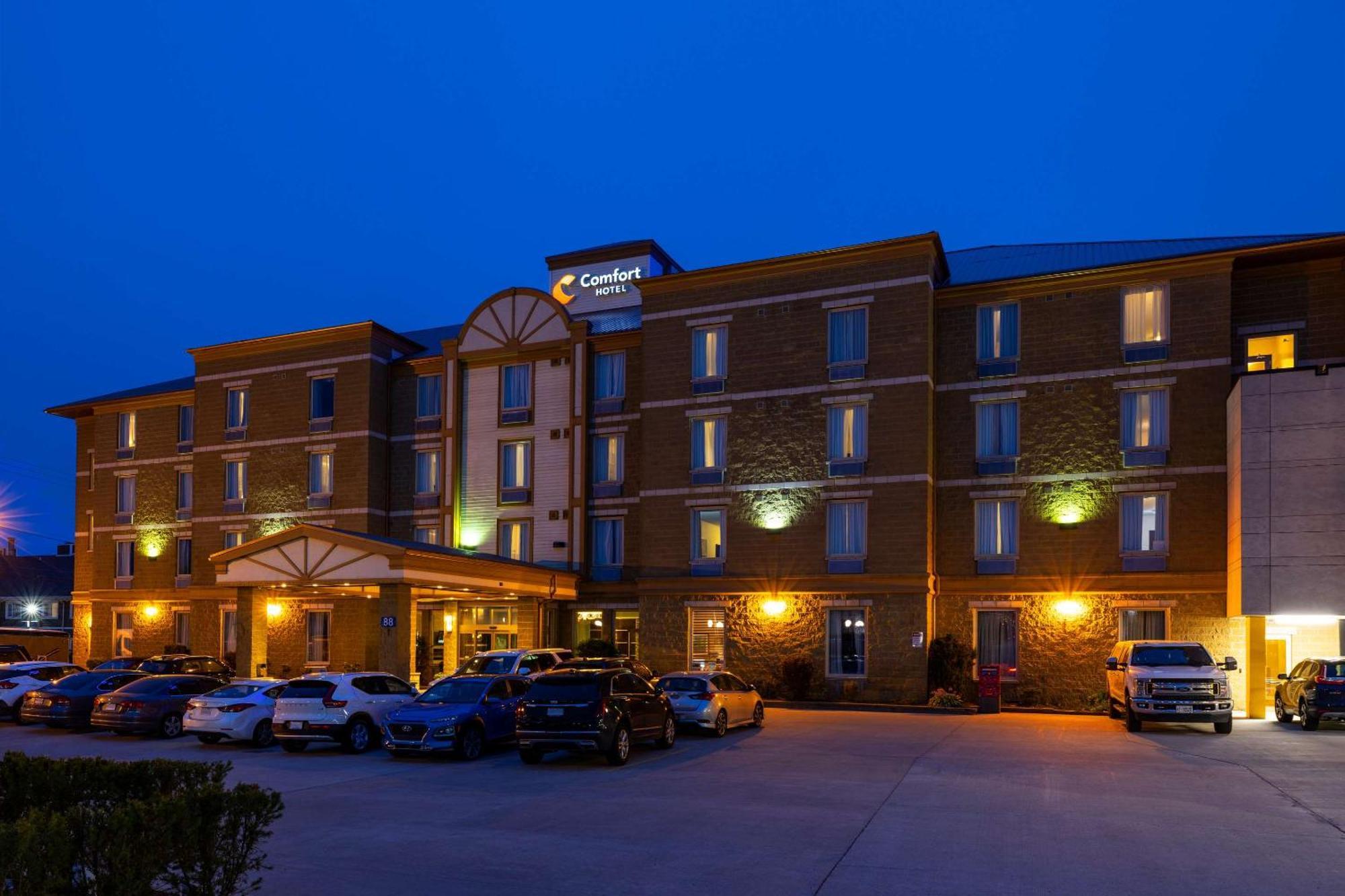 Comfort Hotel Bayer'S Lake Timberlea Экстерьер фото