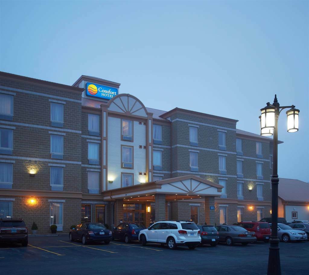 Comfort Hotel Bayer'S Lake Timberlea Экстерьер фото